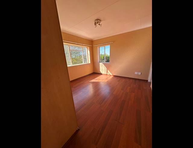 25 BEDROOM APARTMENT FOR SALE IN SELECTION PARK